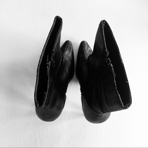 Guess leather boots 🌸💕💓 - Picture 4 of 7